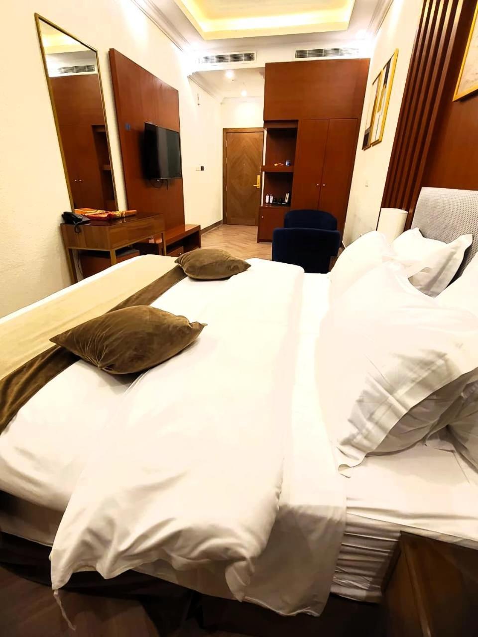 Smayah Hotel Riaad Buitenkant foto
